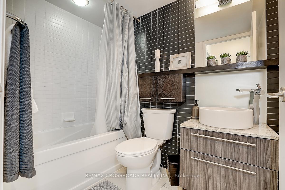 Photo 40 of Unit 1305, 21 Carlton Street, Toronto, Church-Yonge Corridor — HOMEH