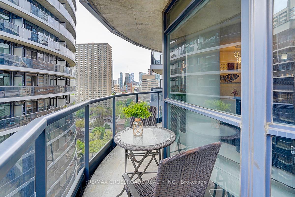 Photo 41 of Unit 1305, 21 Carlton Street, Toronto, Church-Yonge Corridor — HOMEH
