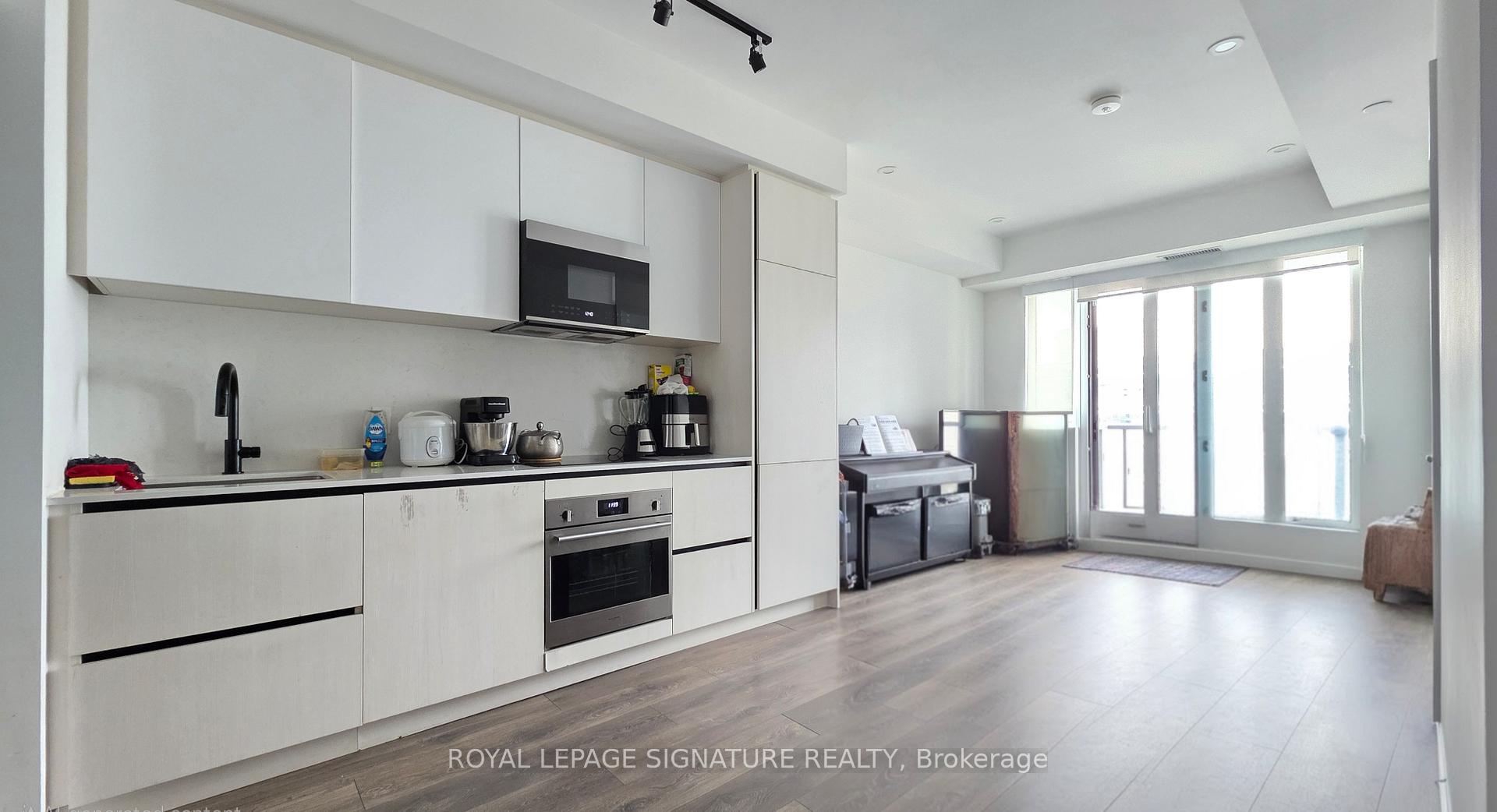 Front of Unit 2101, 108 Peter Street