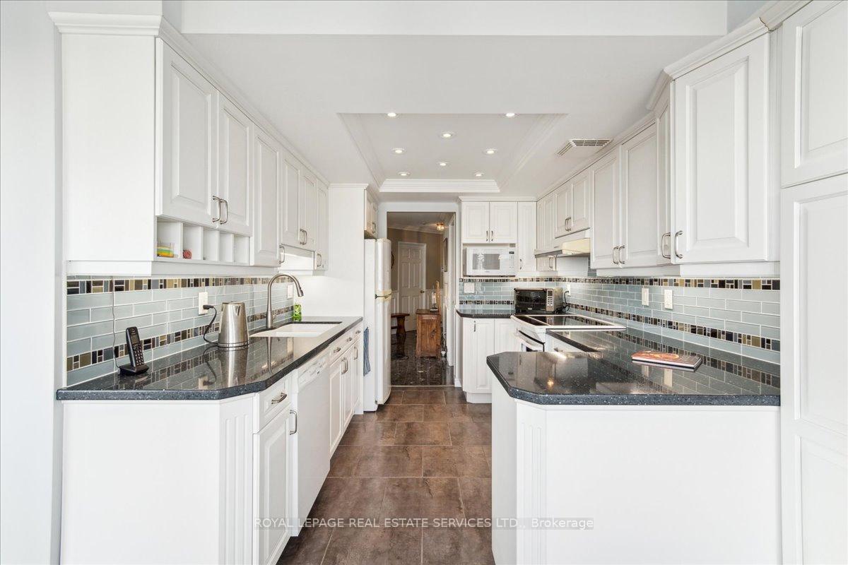 Photo 8 of Unit 808, 20 Guildwood Parkway, Scarborough, Guildwood — HOMEH
