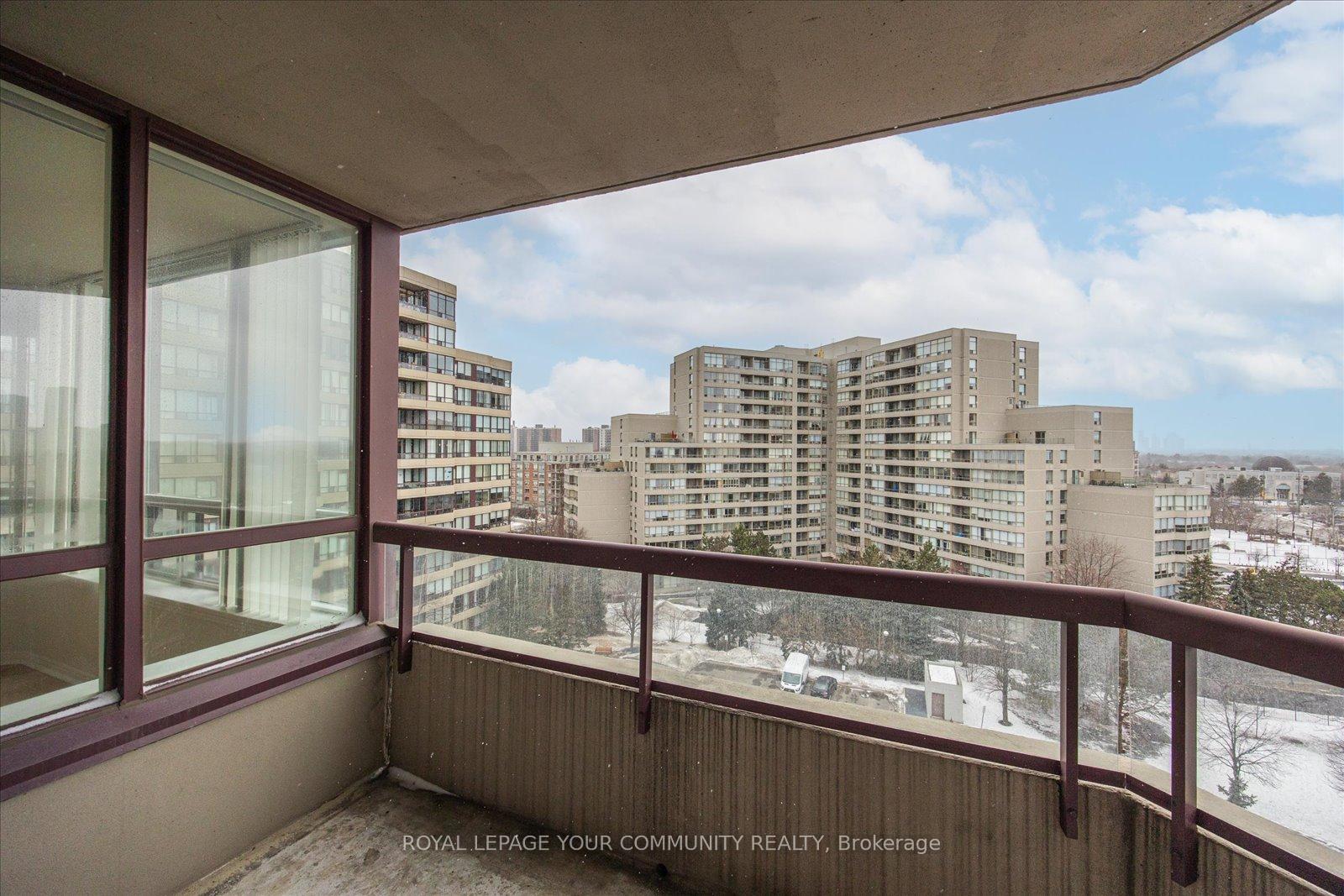 Photo 14 of Unit 911, 81 Townsgate Drive, Vaughan, Crestwood-Springfarm-Yorkhill — HOMEH