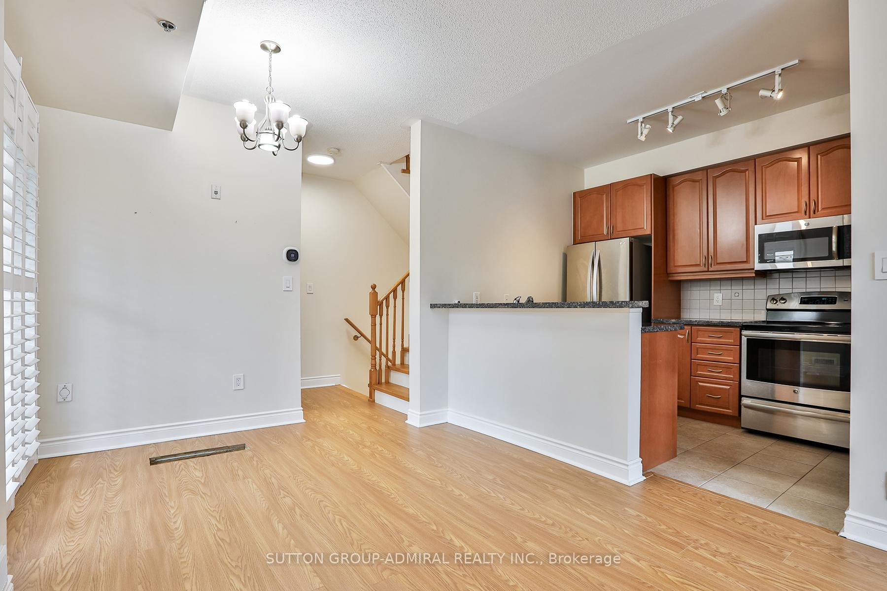 Photo 21 of Unit 12, 8 Brighton Place, Vaughan, Crestwood-Springfarm-Yorkhill — HOMEH