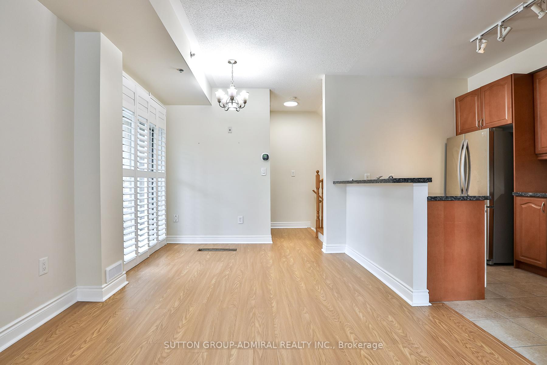 Photo 8 of Unit 12, 8 Brighton Place, Vaughan, Crestwood-Springfarm-Yorkhill — HOMEH