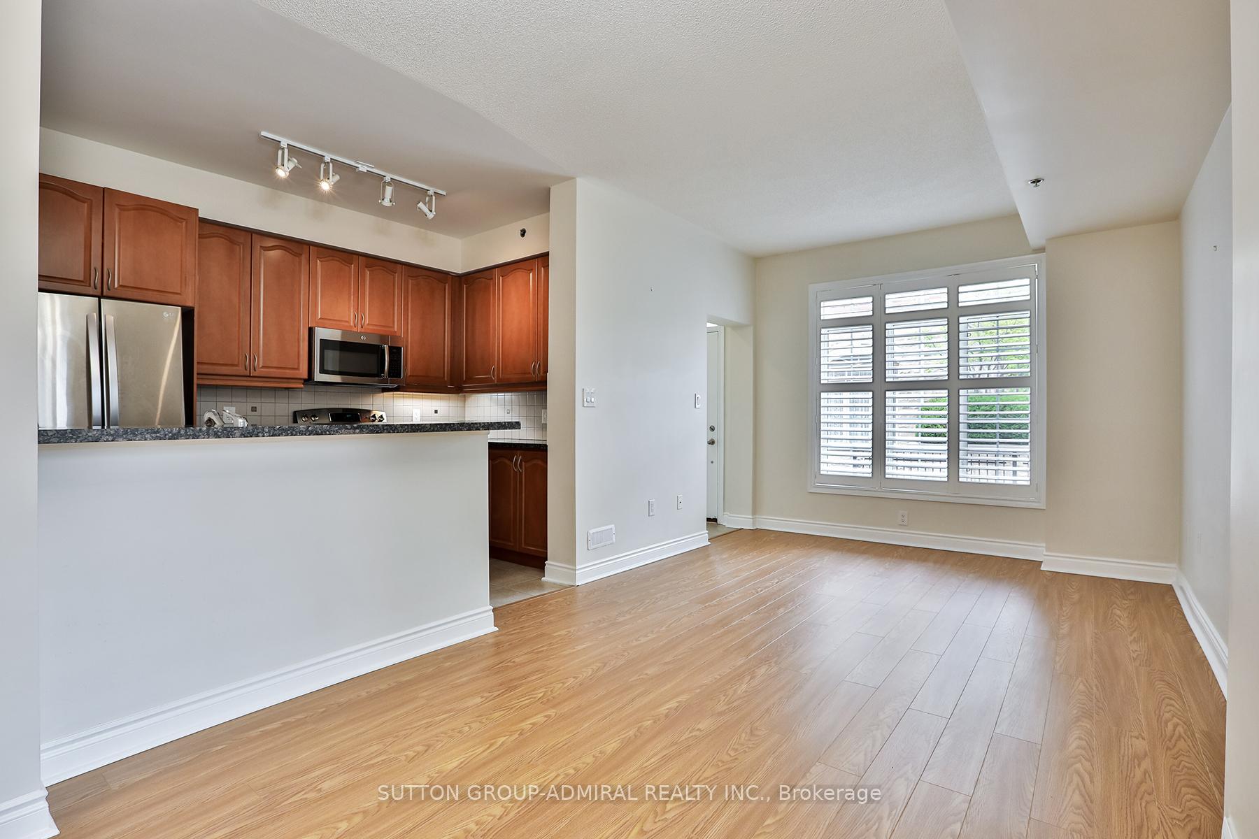 Photo 19 of Unit 12, 8 Brighton Place, Vaughan, Crestwood-Springfarm-Yorkhill — HOMEH