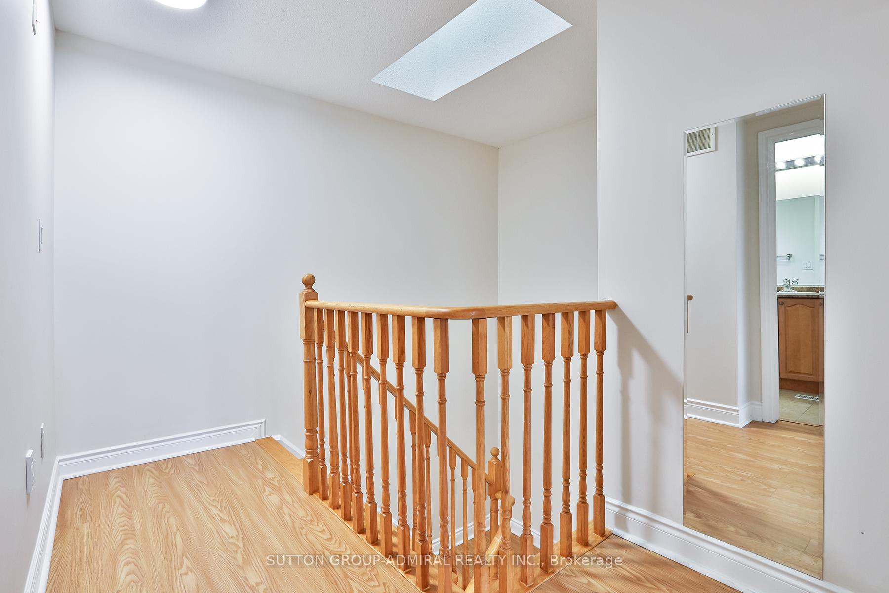 Photo 16 of Unit 12, 8 Brighton Place, Vaughan, Crestwood-Springfarm-Yorkhill — HOMEH