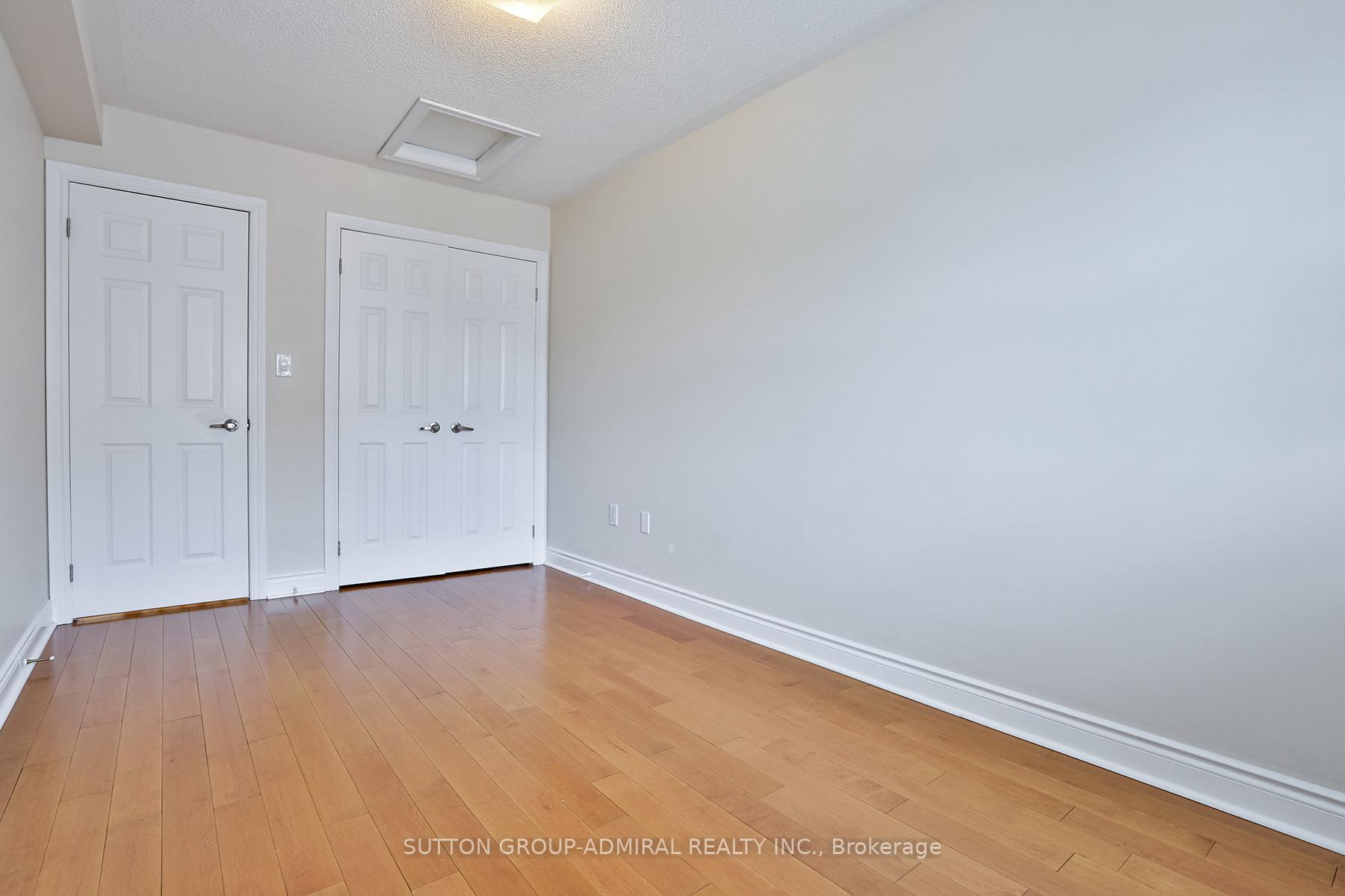 Photo 6 of Unit 12, 8 Brighton Place, Vaughan, Crestwood-Springfarm-Yorkhill — HOMEH