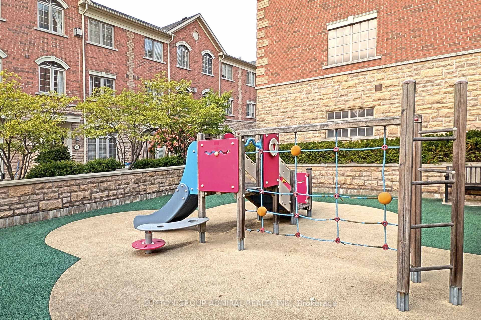 Photo 28 of Unit 12, 8 Brighton Place, Vaughan, Crestwood-Springfarm-Yorkhill — HOMEH