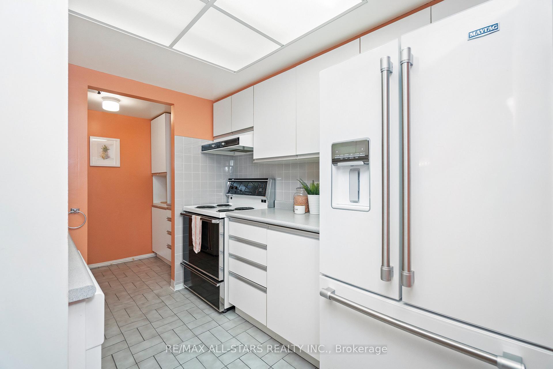 Photo 14 of Unit 915, 2 Raymerville Drive, Markham, Raymerville — HOMEH