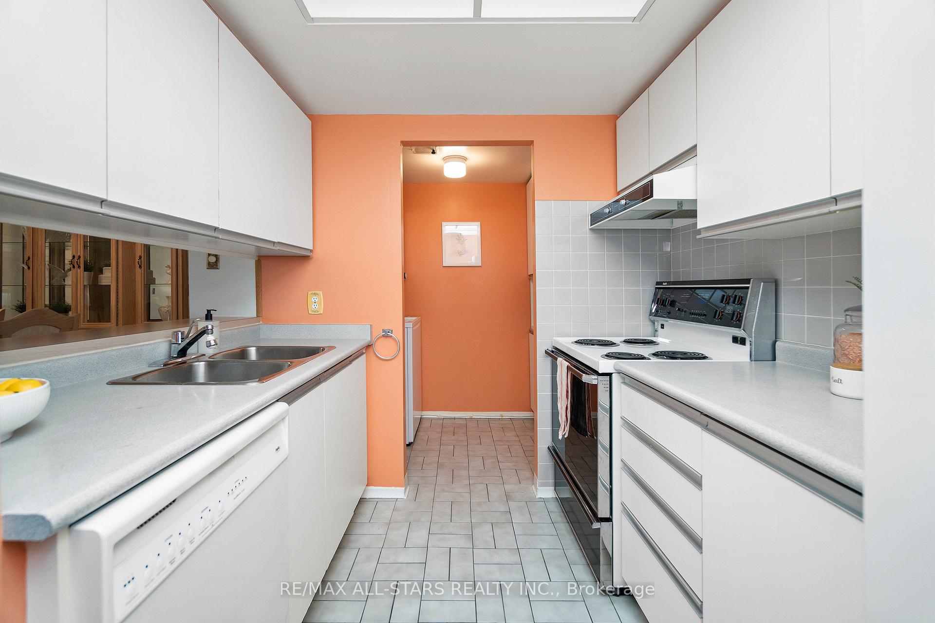 Photo 15 of Unit 915, 2 Raymerville Drive, Markham, Raymerville — HOMEH
