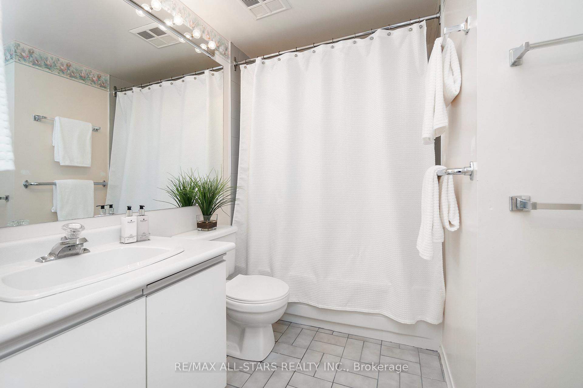 Photo 20 of Unit 915, 2 Raymerville Drive, Markham, Raymerville — HOMEH