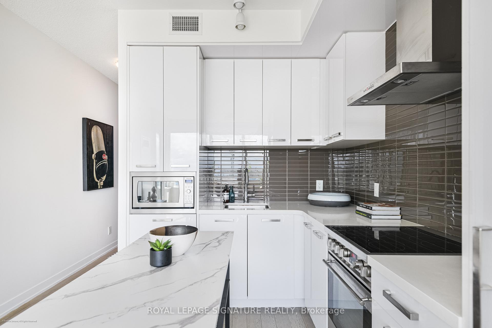Photo 7 of Unit S504, 120 Bayview Avenue, Toronto, Waterfront Communities — HOMEH
