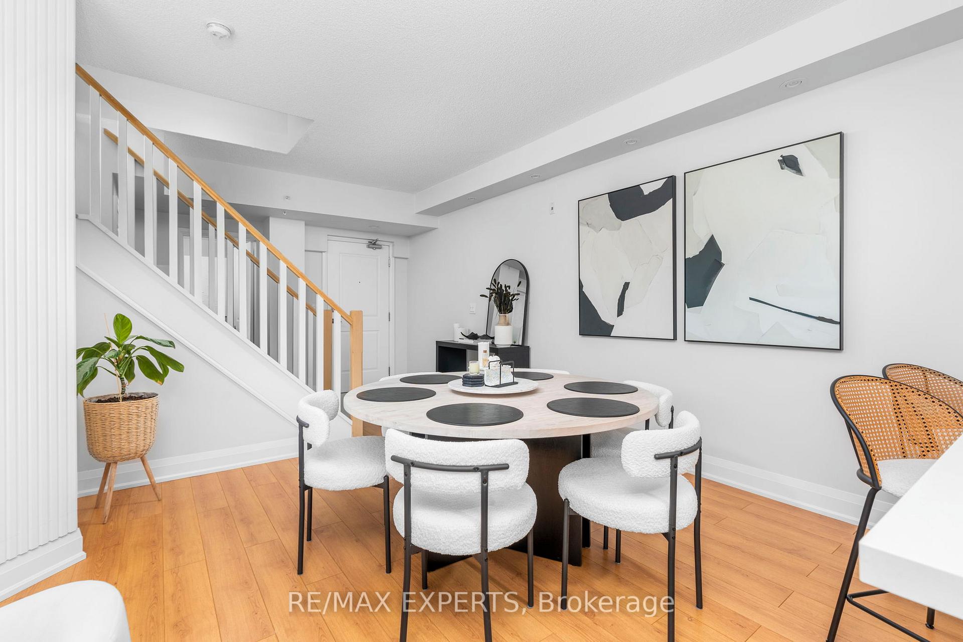 Photo 3 of Unit 102, 24 Woodstream Boulevard, Vaughan, Vaughan Grove — HOMEH