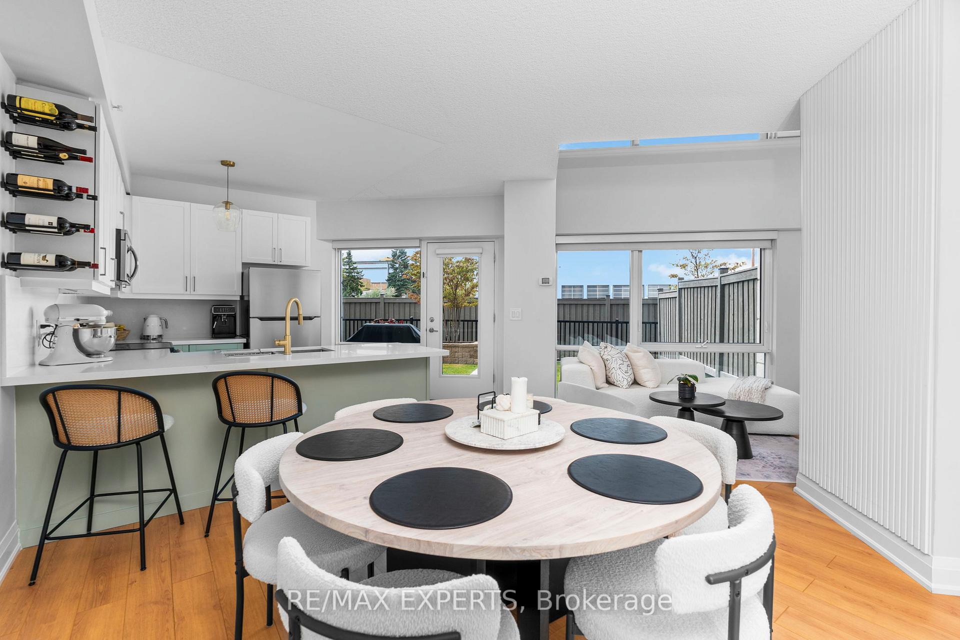 Photo 8 of Unit 102, 24 Woodstream Boulevard, Vaughan, Vaughan Grove — HOMEH