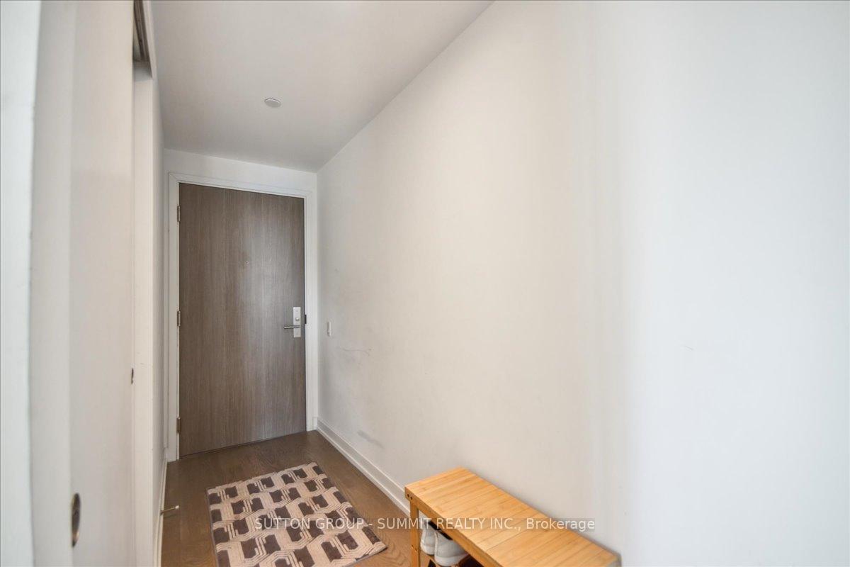 Photo 3 of Unit 1010, 161 Roehampton Avenue, Toronto, Mount Pleasant West — HOMEH
