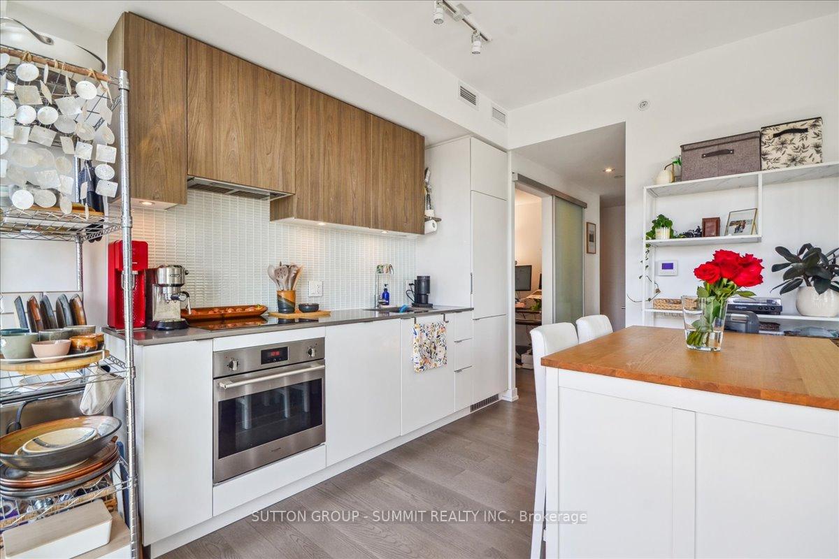 Photo 12 of Unit 1010, 161 Roehampton Avenue, Toronto, Mount Pleasant West — HOMEH