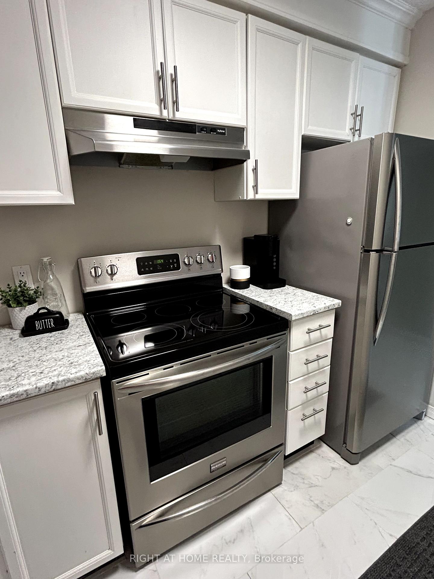 Photo 13 of Unit 318, 155 Riverglen Drive, Georgina, Keswick South — HOMEH