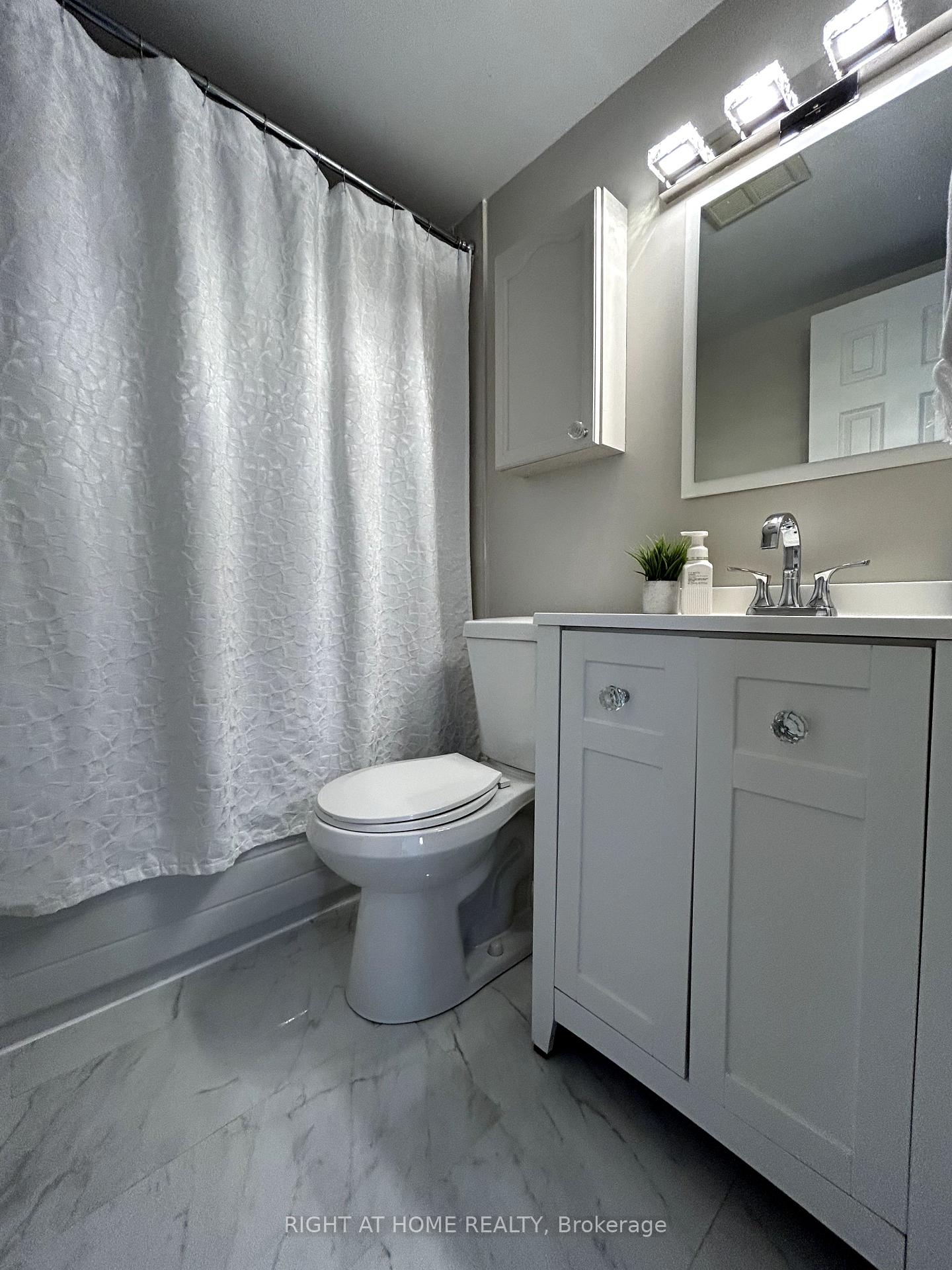 Photo 15 of Unit 318, 155 Riverglen Drive, Georgina, Keswick South — HOMEH