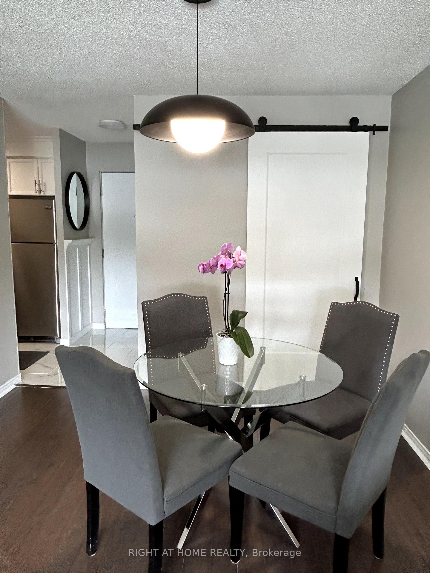 Photo 4 of Unit 318, 155 Riverglen Drive, Georgina, Keswick South — HOMEH
