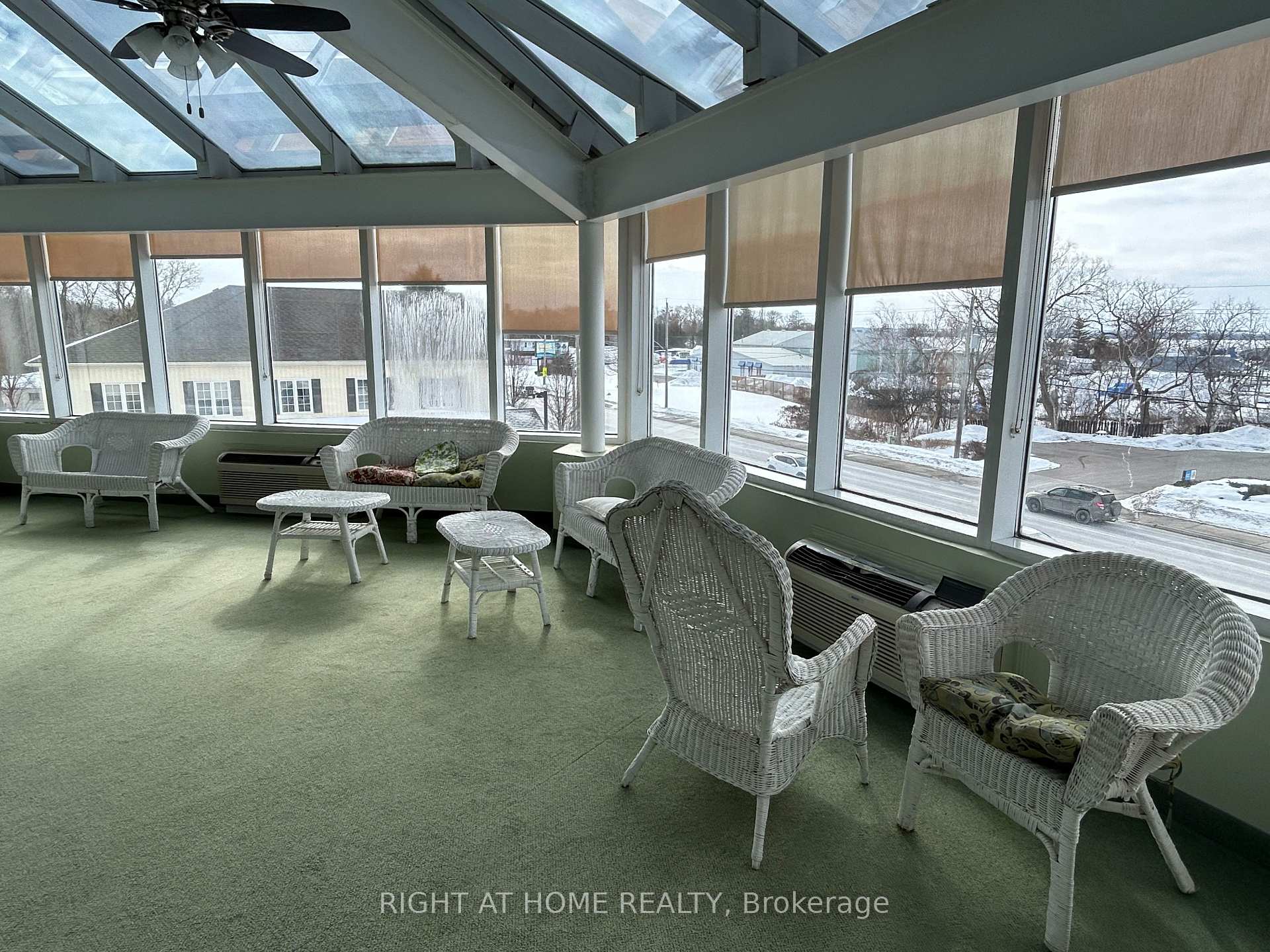 Photo 6 of Unit 318, 155 Riverglen Drive, Georgina, Keswick South — HOMEH