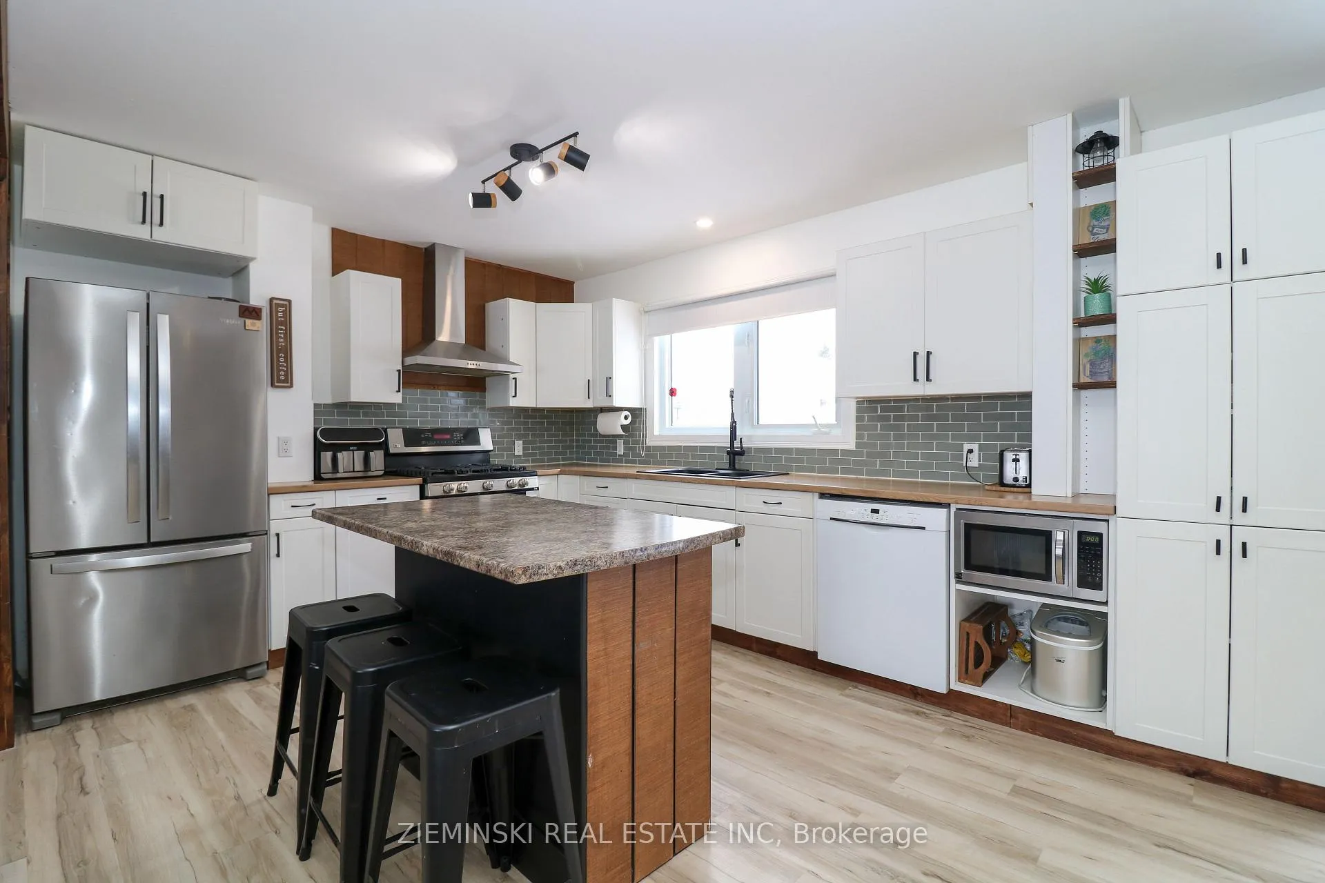 Photo 5 of 220 Ruth Street, Timmins, Porcupine - West — HOMEH