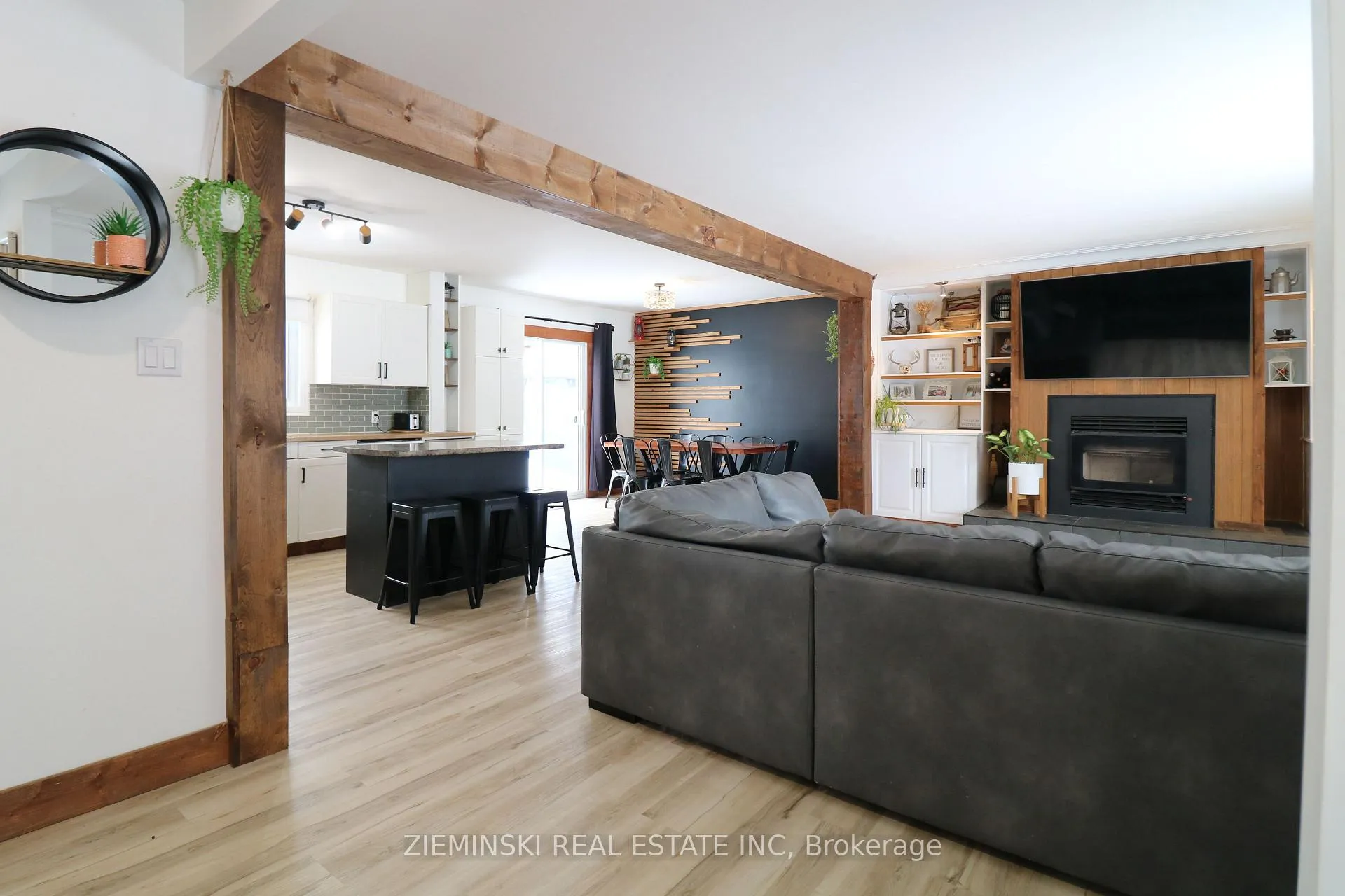 Photo 10 of 220 Ruth Street, Timmins, Porcupine - West — HOMEH