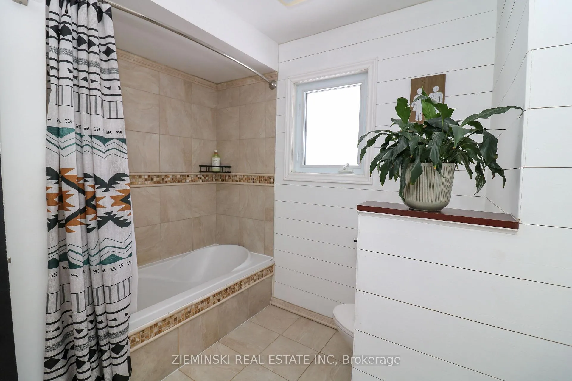 Photo 21 of 220 Ruth Street, Timmins, Porcupine - West — HOMEH