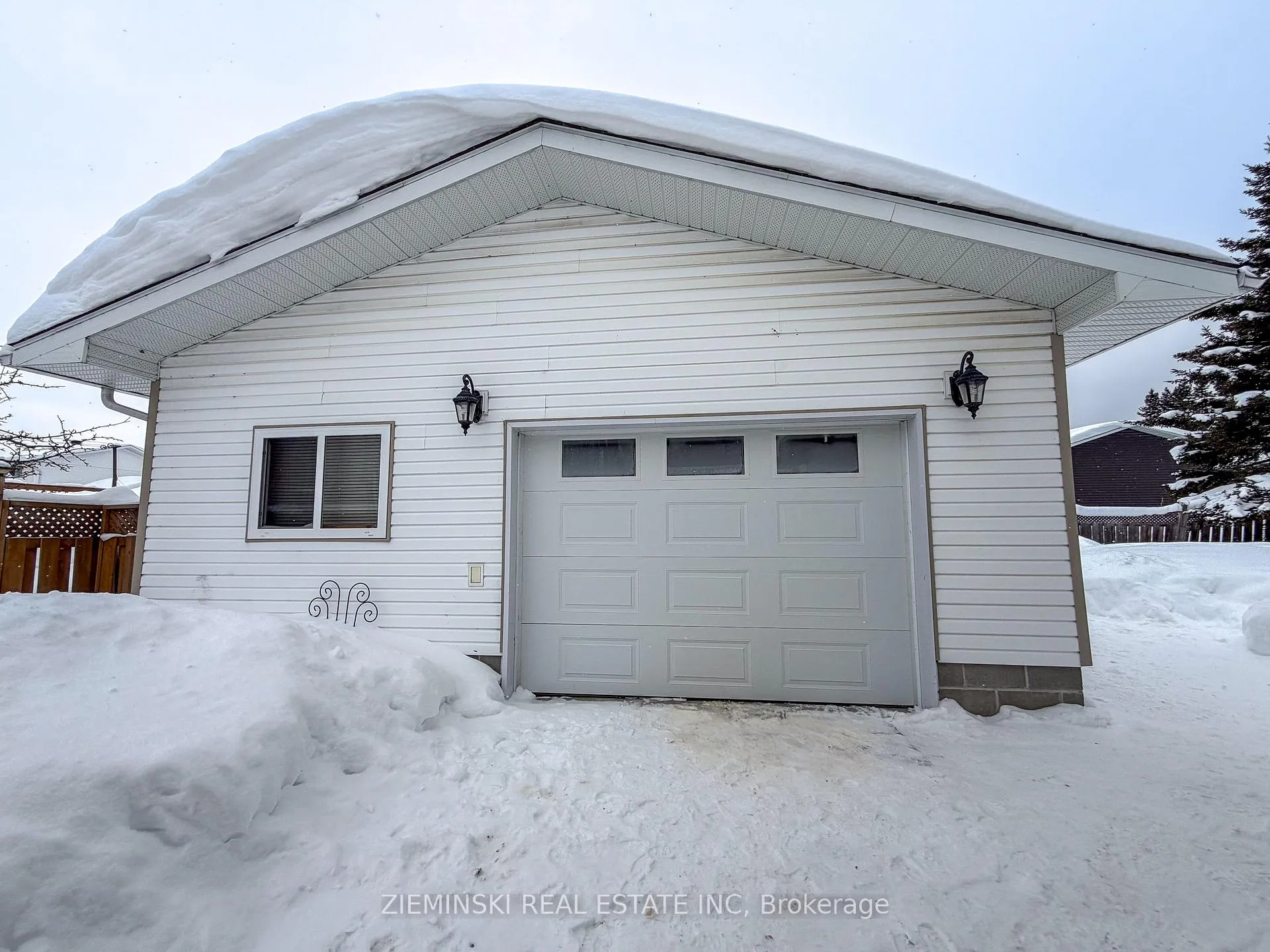 Photo 38 of 220 Ruth Street, Timmins, Porcupine - West — HOMEH