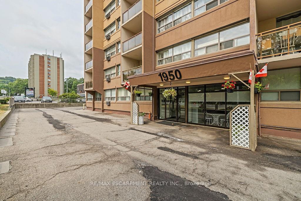 Photo 2 of Unit 202, 1950 Main Street W, Hamilton, Ainslie Wood — HOMEH