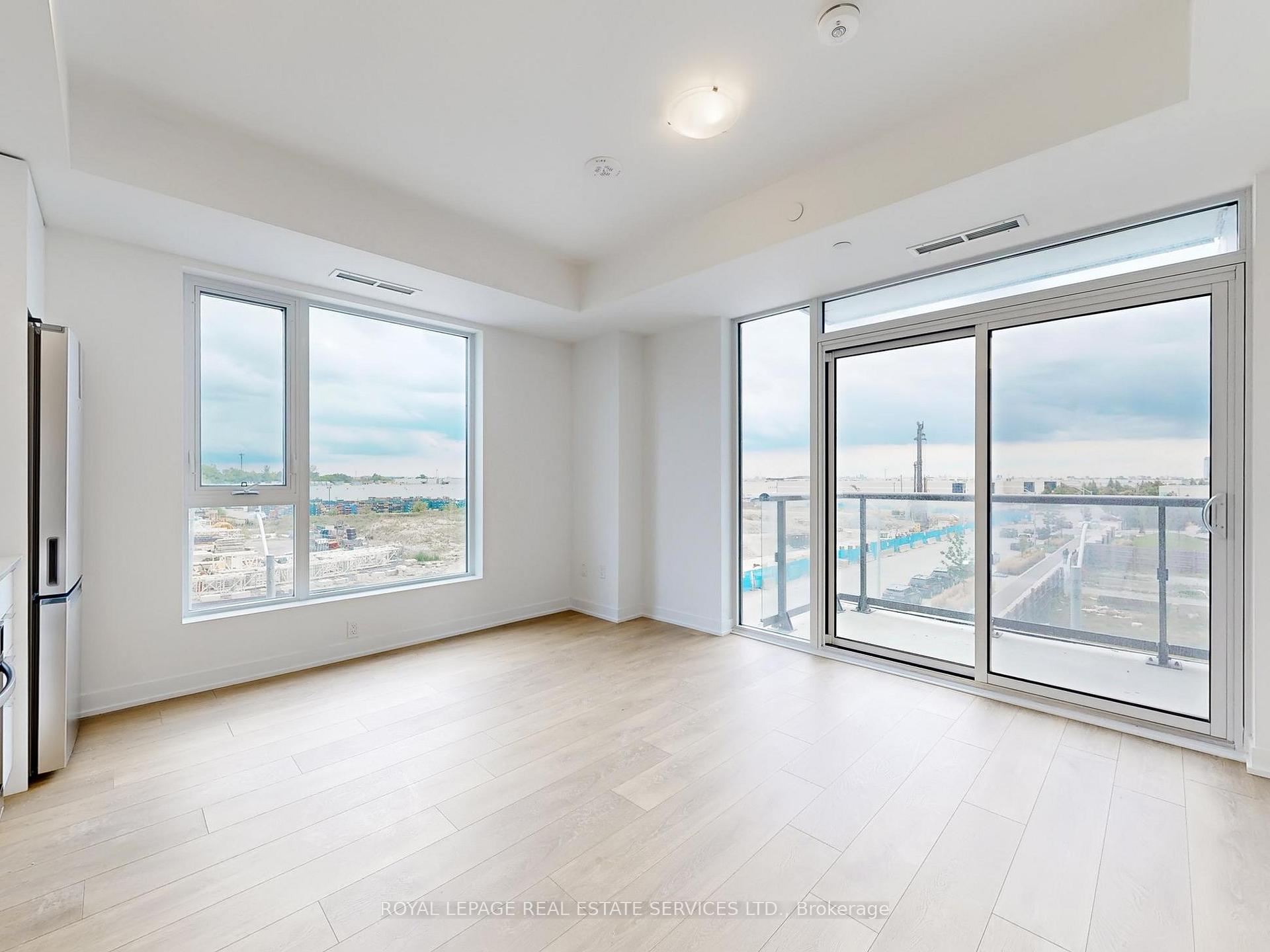 Photo 4 of Unit 314, 474 Caldari Road, Vaughan, Concord — HOMEH