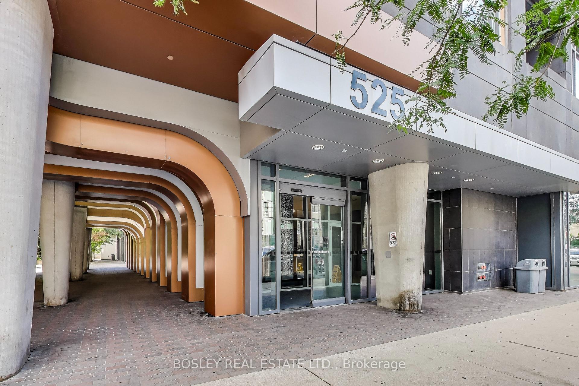 Front of Unit 311, 525 Adelaide Street W