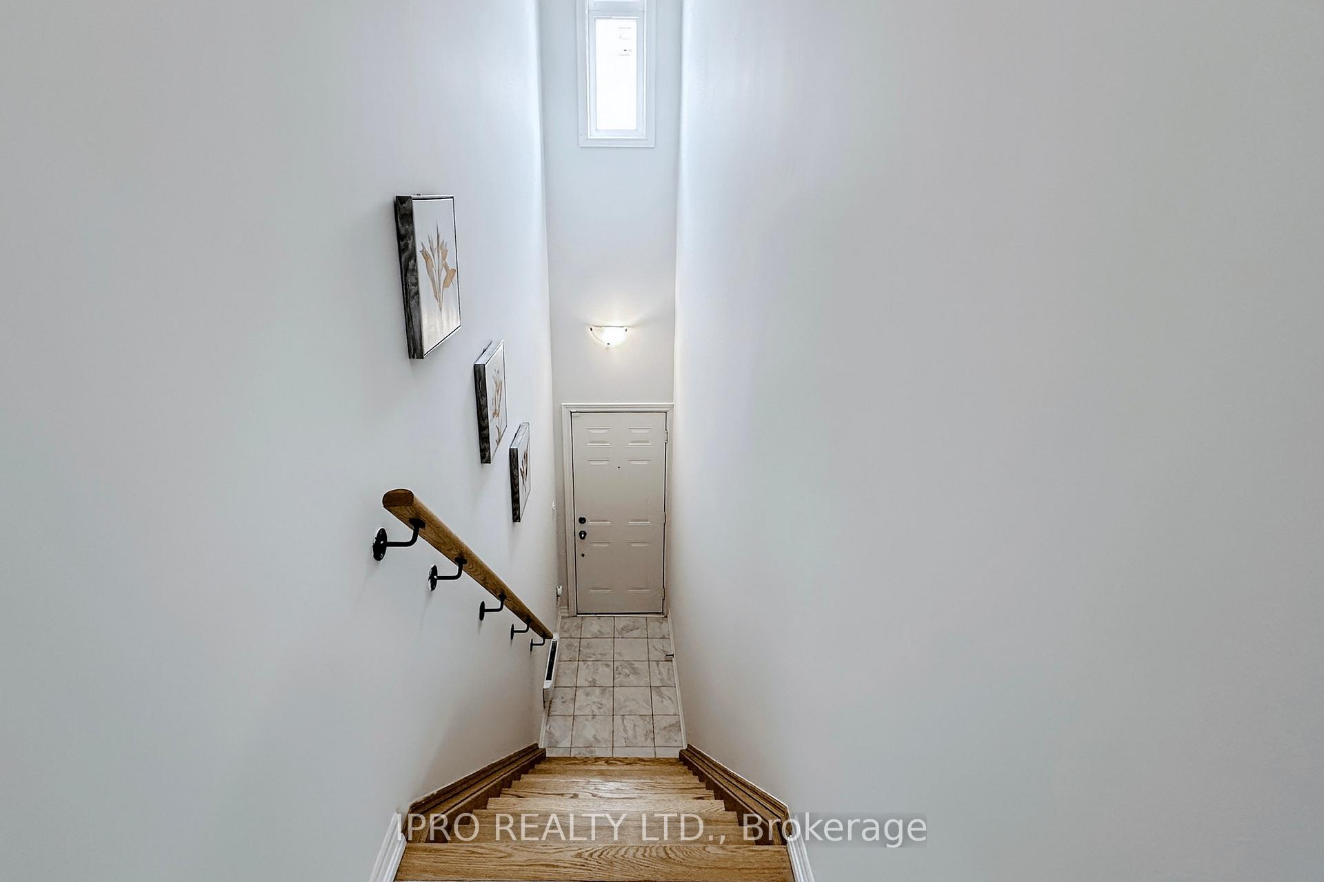 Photo 3 of Unit 6, 2738 William Jackson Drive, Pickering, Duffin Heights — HOMEH