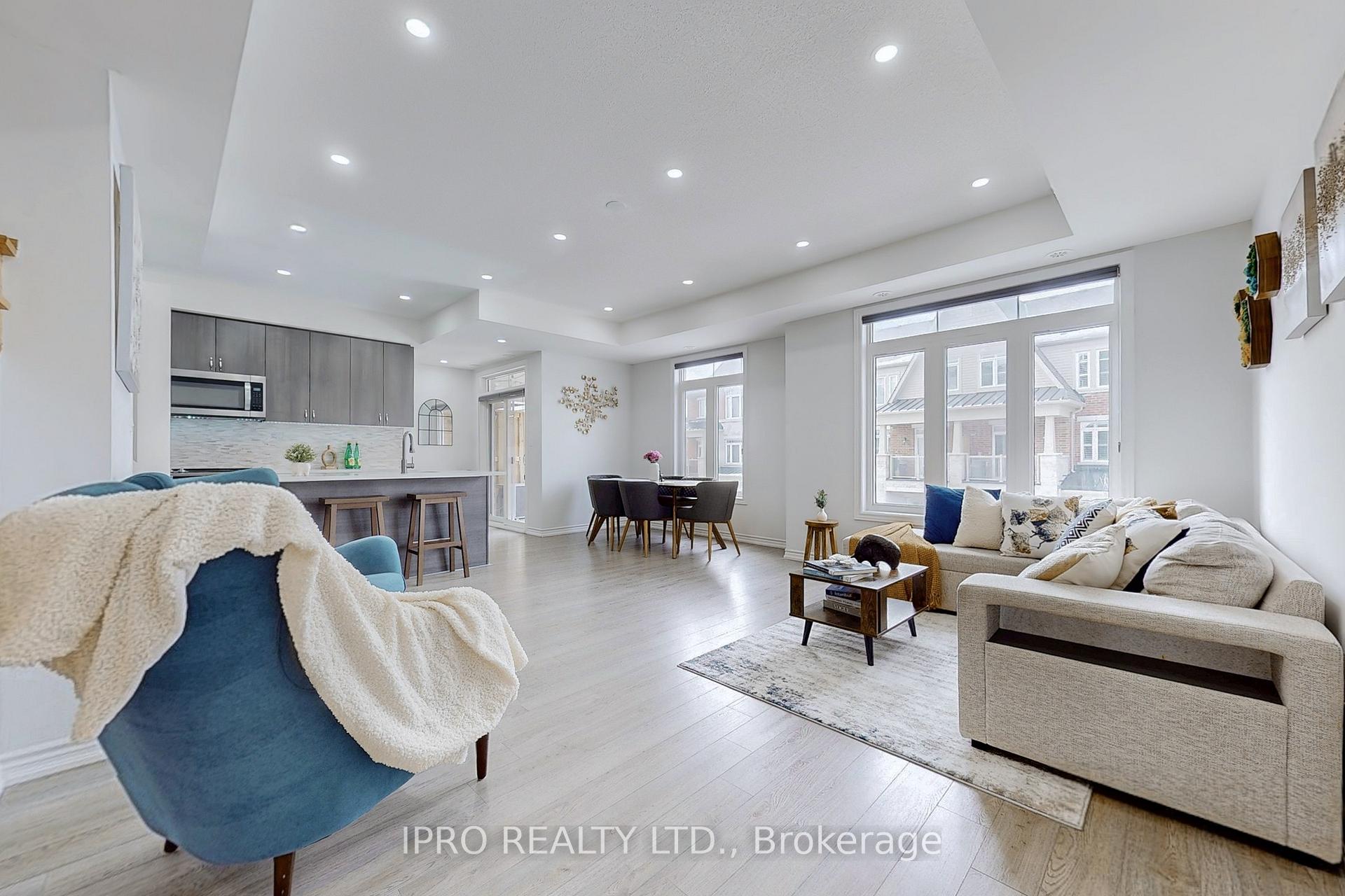 Photo 13 of Unit 6, 2738 William Jackson Drive, Pickering, Duffin Heights — HOMEH