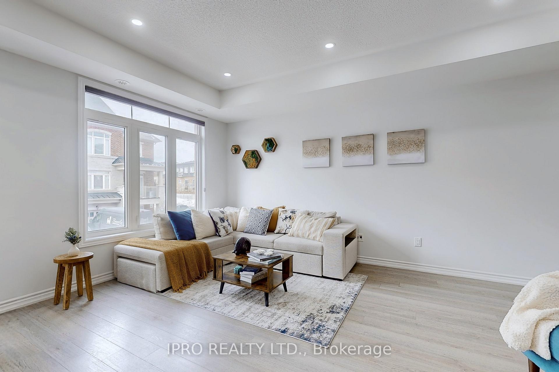 Photo 14 of Unit 6, 2738 William Jackson Drive, Pickering, Duffin Heights — HOMEH