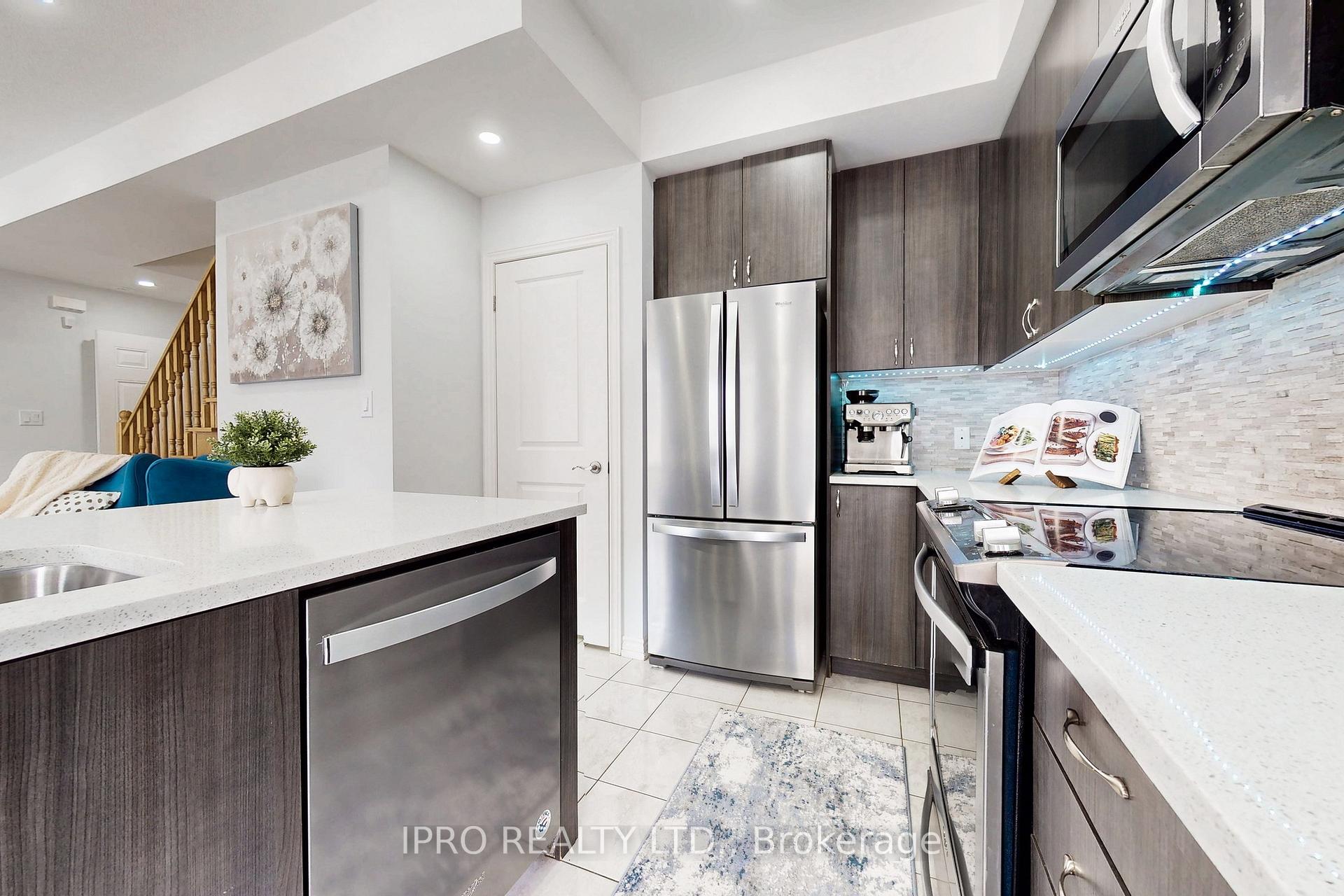 Photo 16 of Unit 6, 2738 William Jackson Drive, Pickering, Duffin Heights — HOMEH