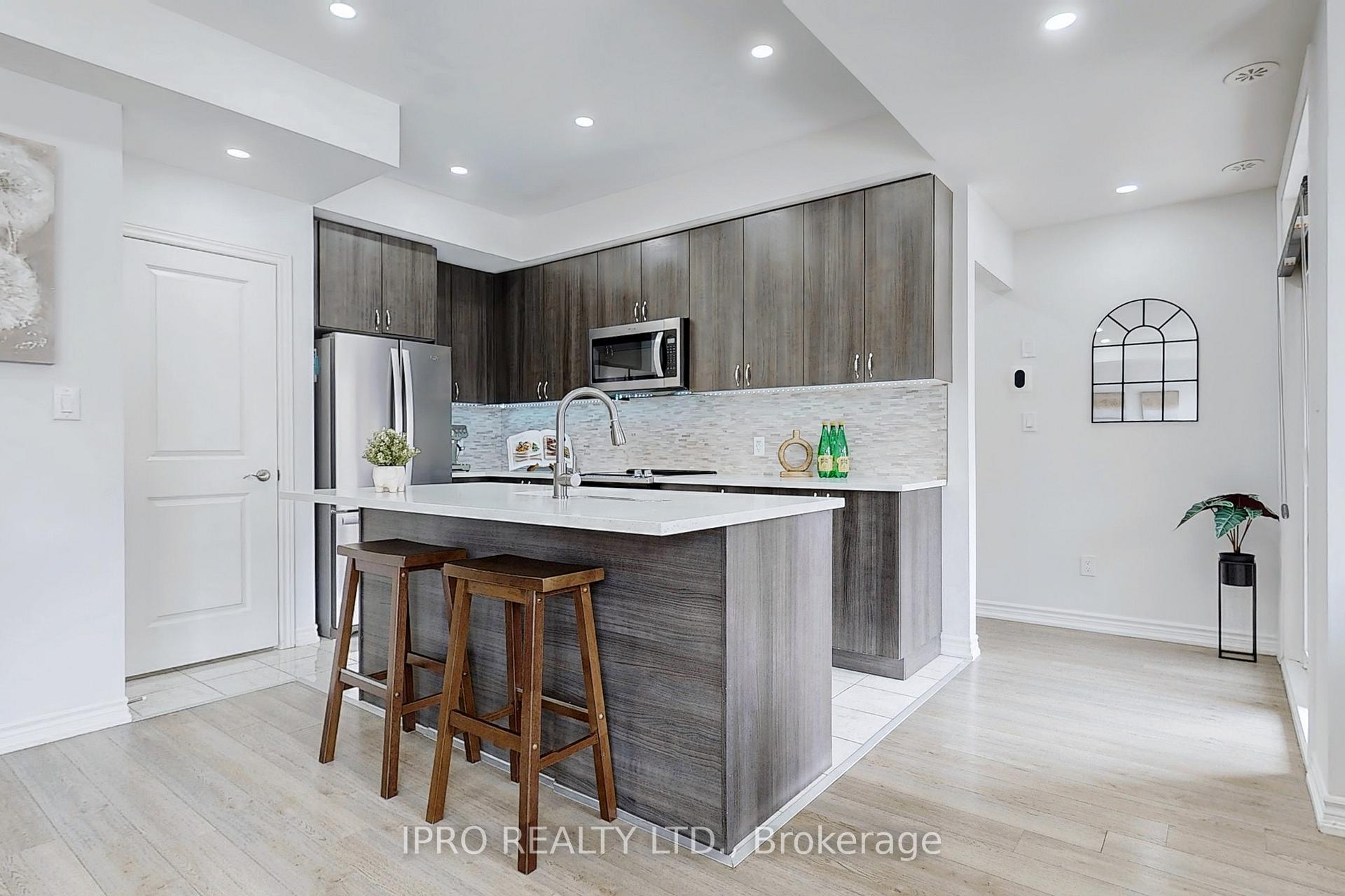 Photo 12 of Unit 6, 2738 William Jackson Drive, Pickering, Duffin Heights — HOMEH
