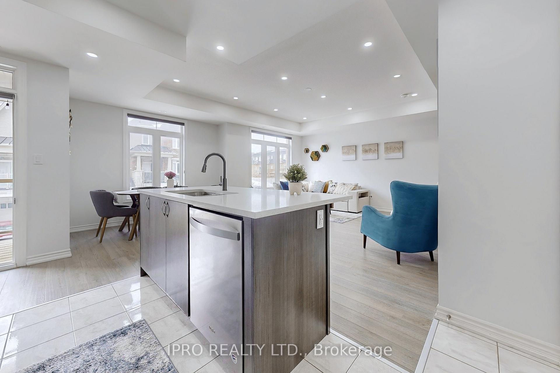 Photo 11 of Unit 6, 2738 William Jackson Drive, Pickering, Duffin Heights — HOMEH