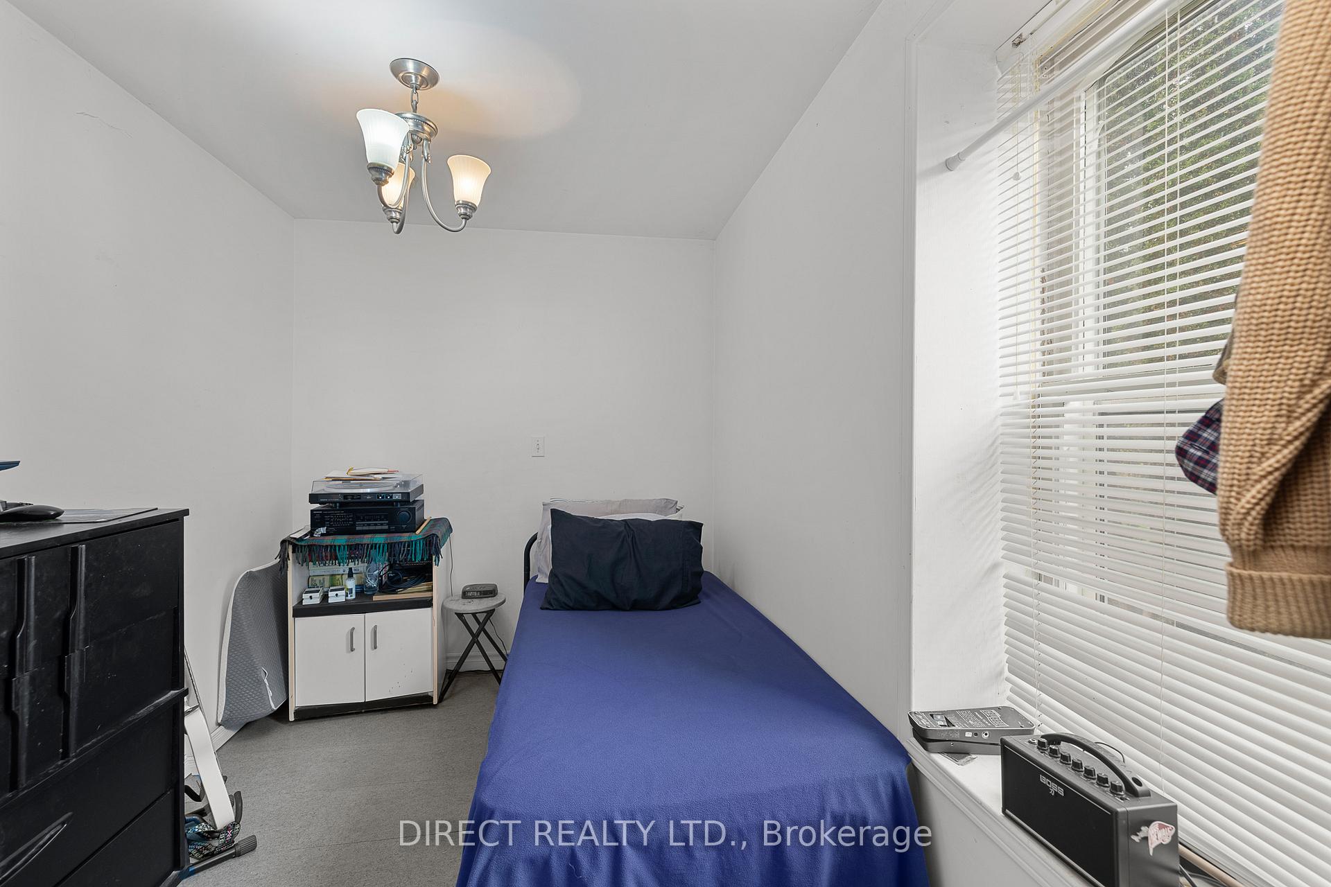 Photo 4 of 176 Foster Avenue, Belleville, Belleville Ward — HOMEH