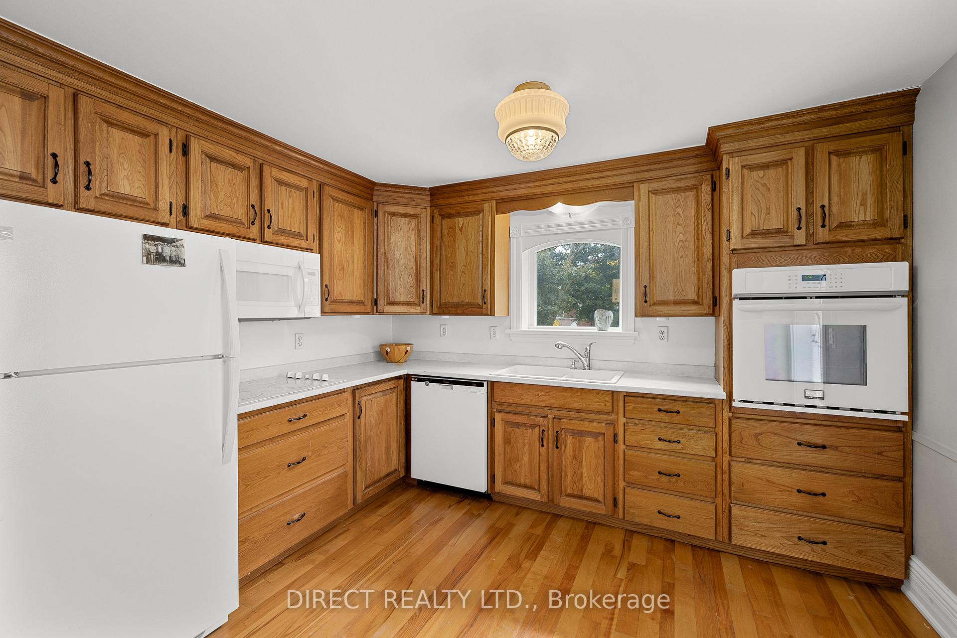 Photo 16 of 176 Foster Avenue, Belleville, Belleville Ward — HOMEH