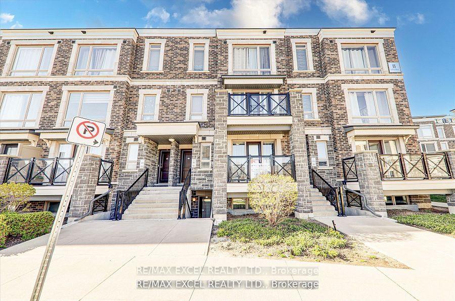 Front of Unit 1011, 55 Lindcrest Manor