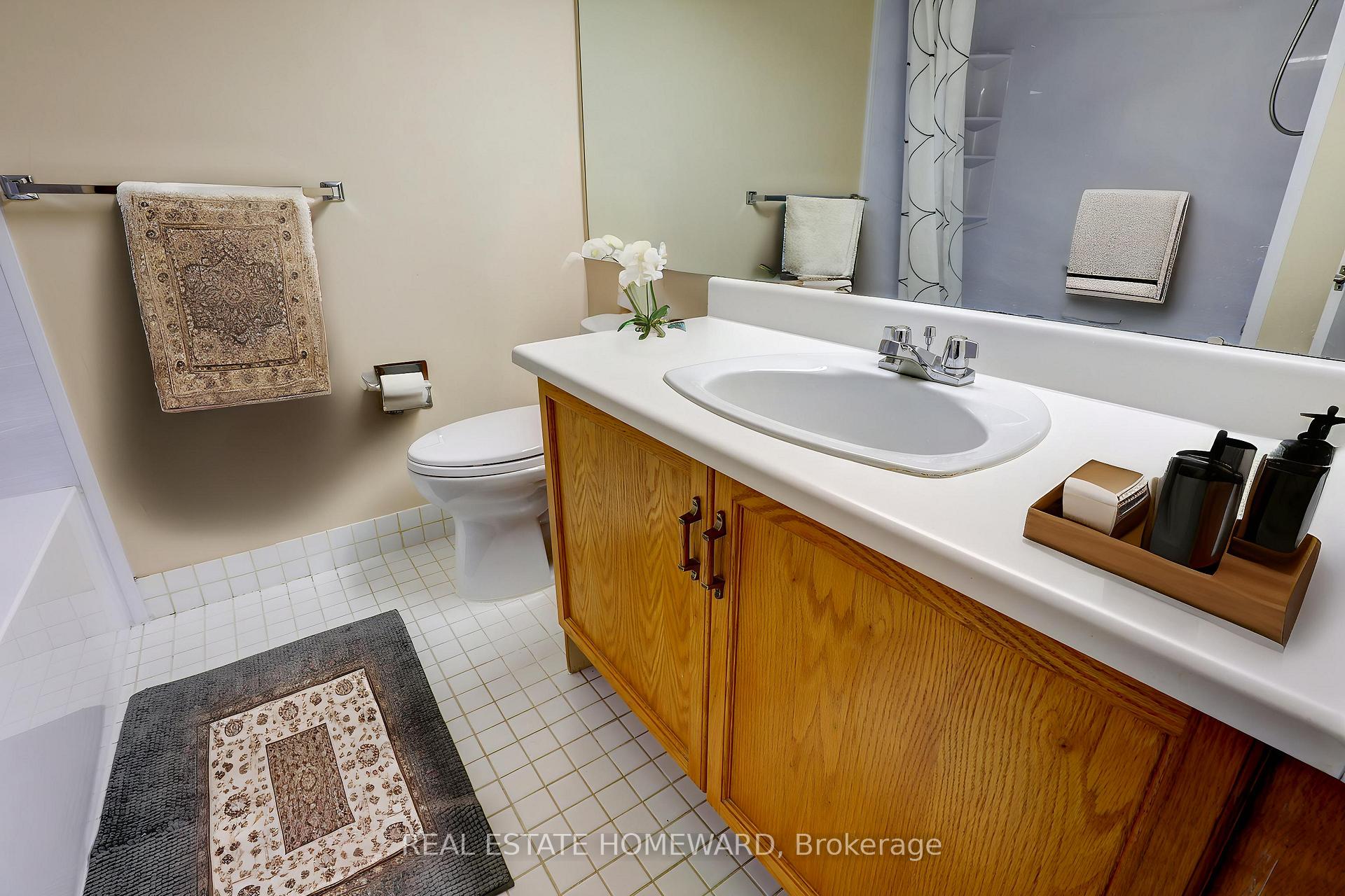 Photo 6 of Unit 411, 65 Scadding Avenue S, Toronto, Waterfront Communities — HOMEH
