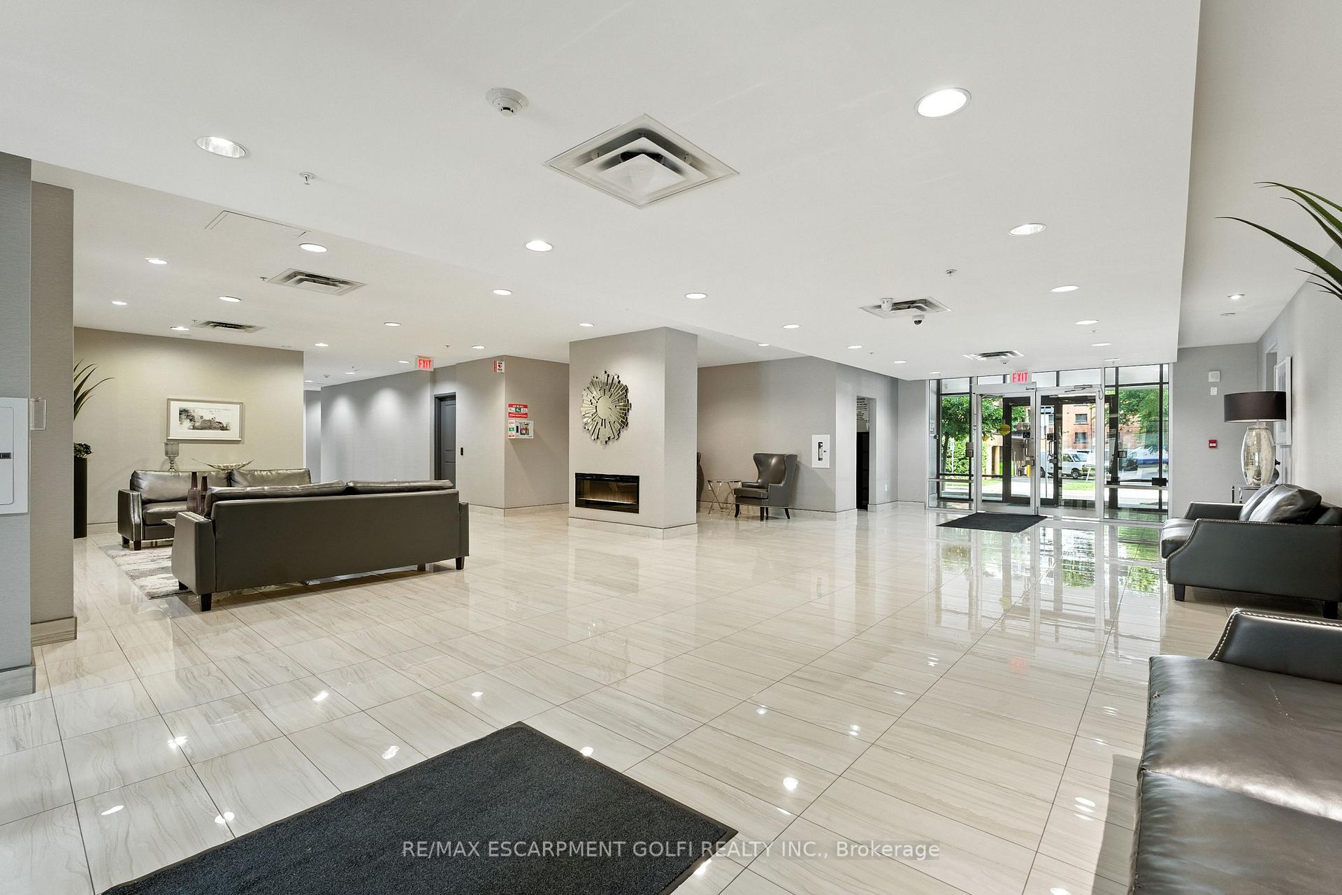 Photo 3 of Unit 902, 85 Robinson Street, Hamilton, Durand — HOMEH