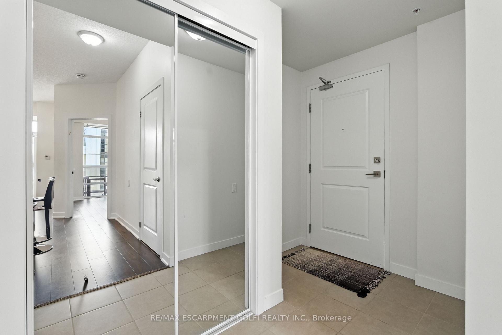 Photo 5 of Unit 902, 85 Robinson Street, Hamilton, Durand — HOMEH