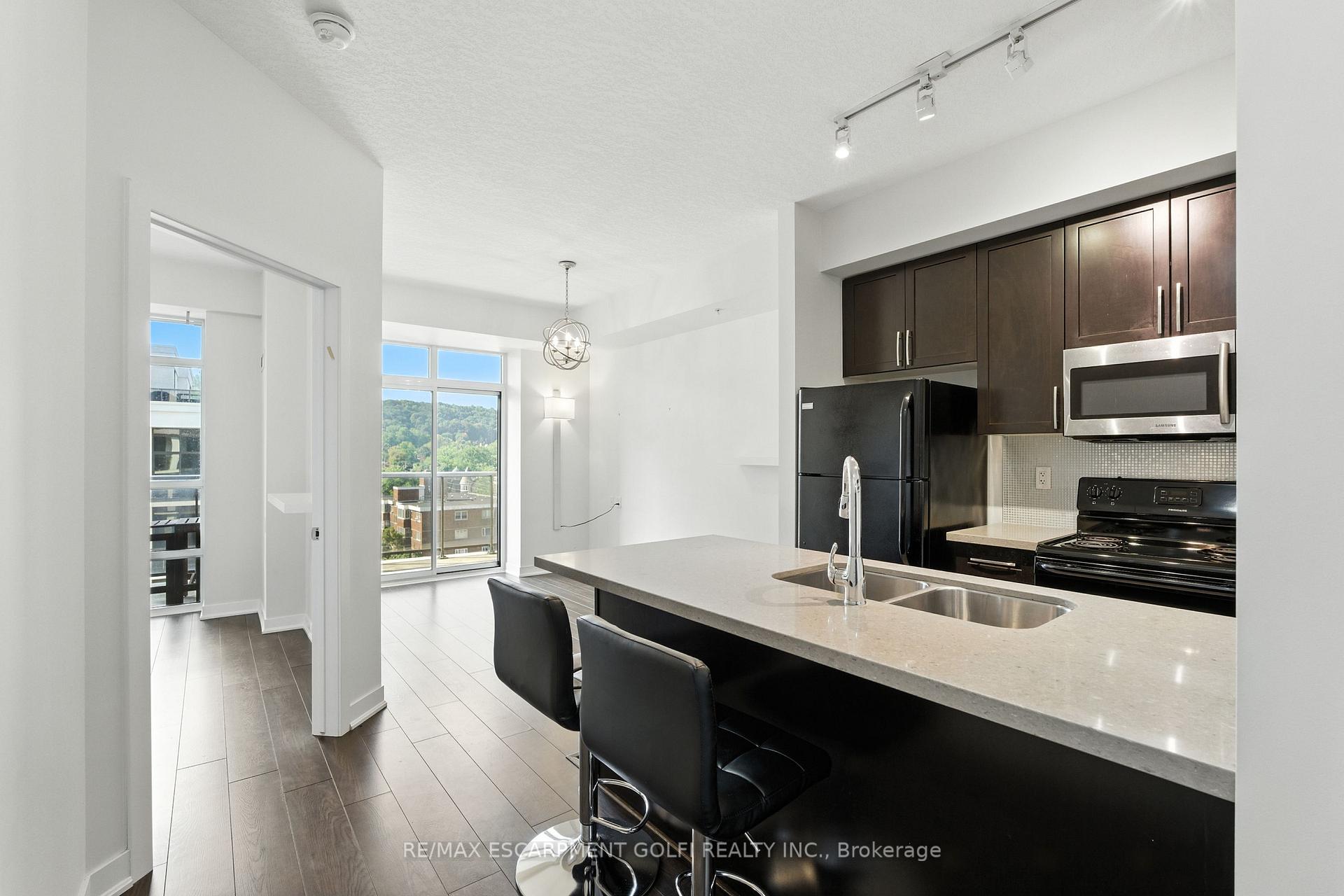 Photo 7 of Unit 902, 85 Robinson Street, Hamilton, Durand — HOMEH