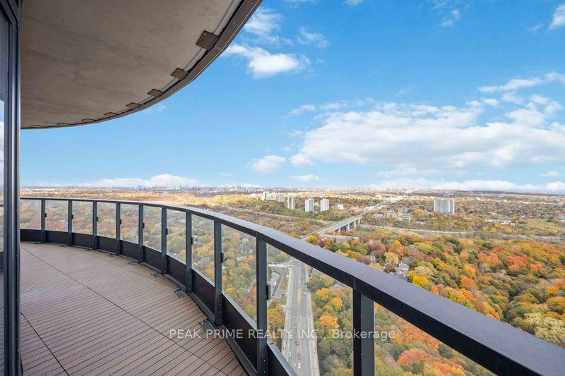 Photo 2 of Unit 4218, 585 Bloor Street E, Toronto, North St. James Town — HOMEH
