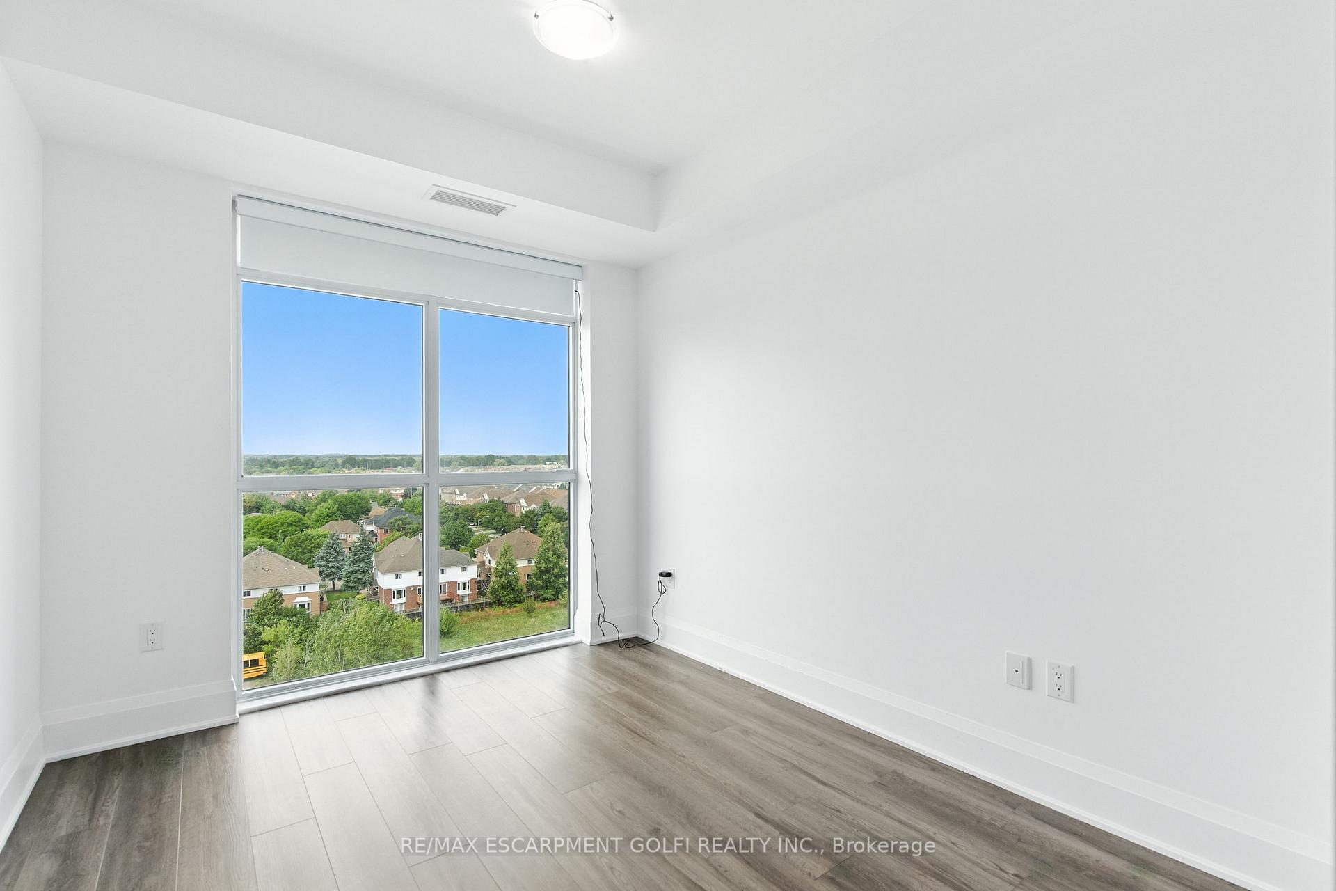 Photo 7 of Unit 902, 450 Dundas Street E, Hamilton, Waterdown — HOMEH