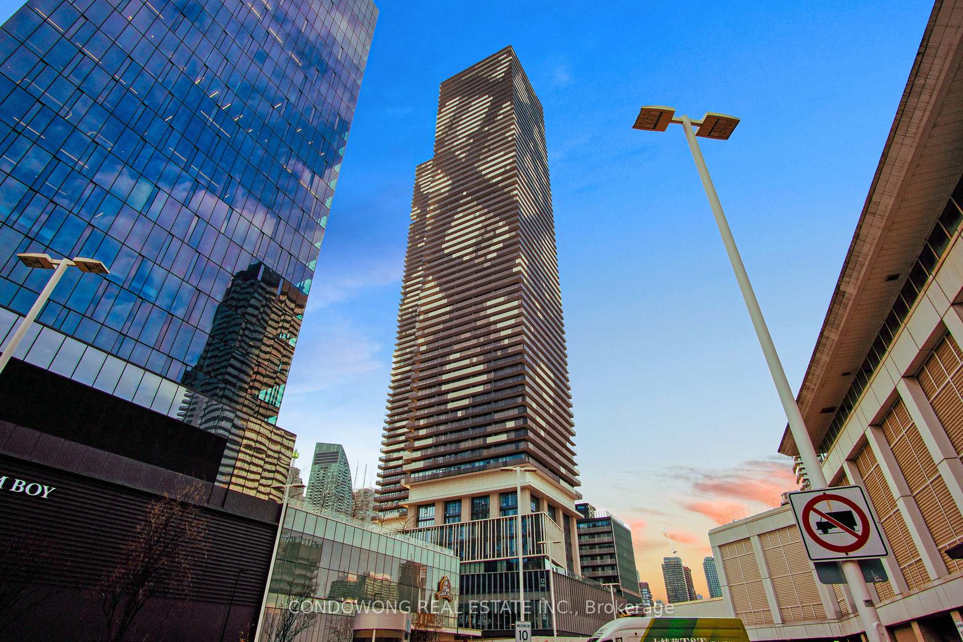 Photo 12 of Unit 2101, 138 Downes Street, Toronto, Waterfront Communities — HOMEH