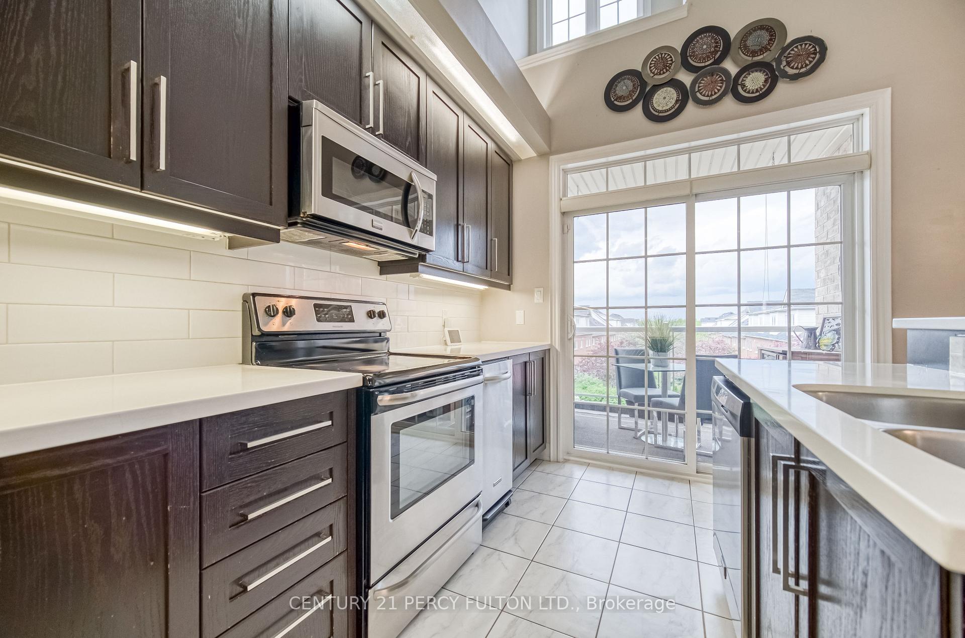Photo 8 of 48 Lovegrove Lane, Ajax, Central — HOMEH
