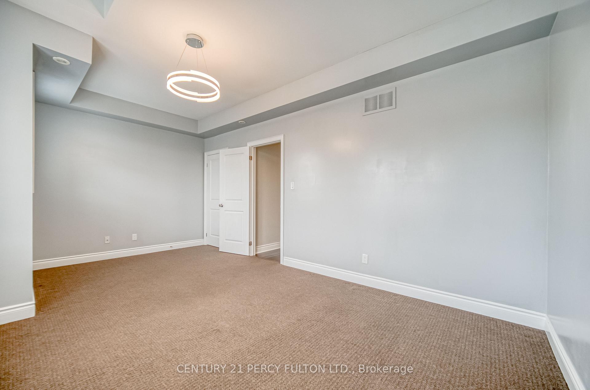 Photo 17 of 48 Lovegrove Lane, Ajax, Central — HOMEH
