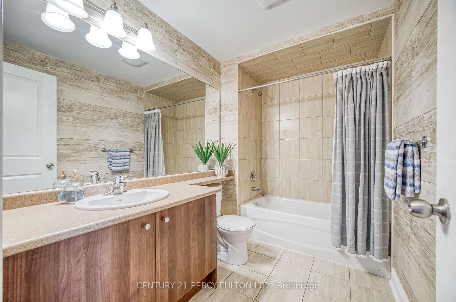 Photo 12 of 48 Lovegrove Lane, Ajax, Central — HOMEH
