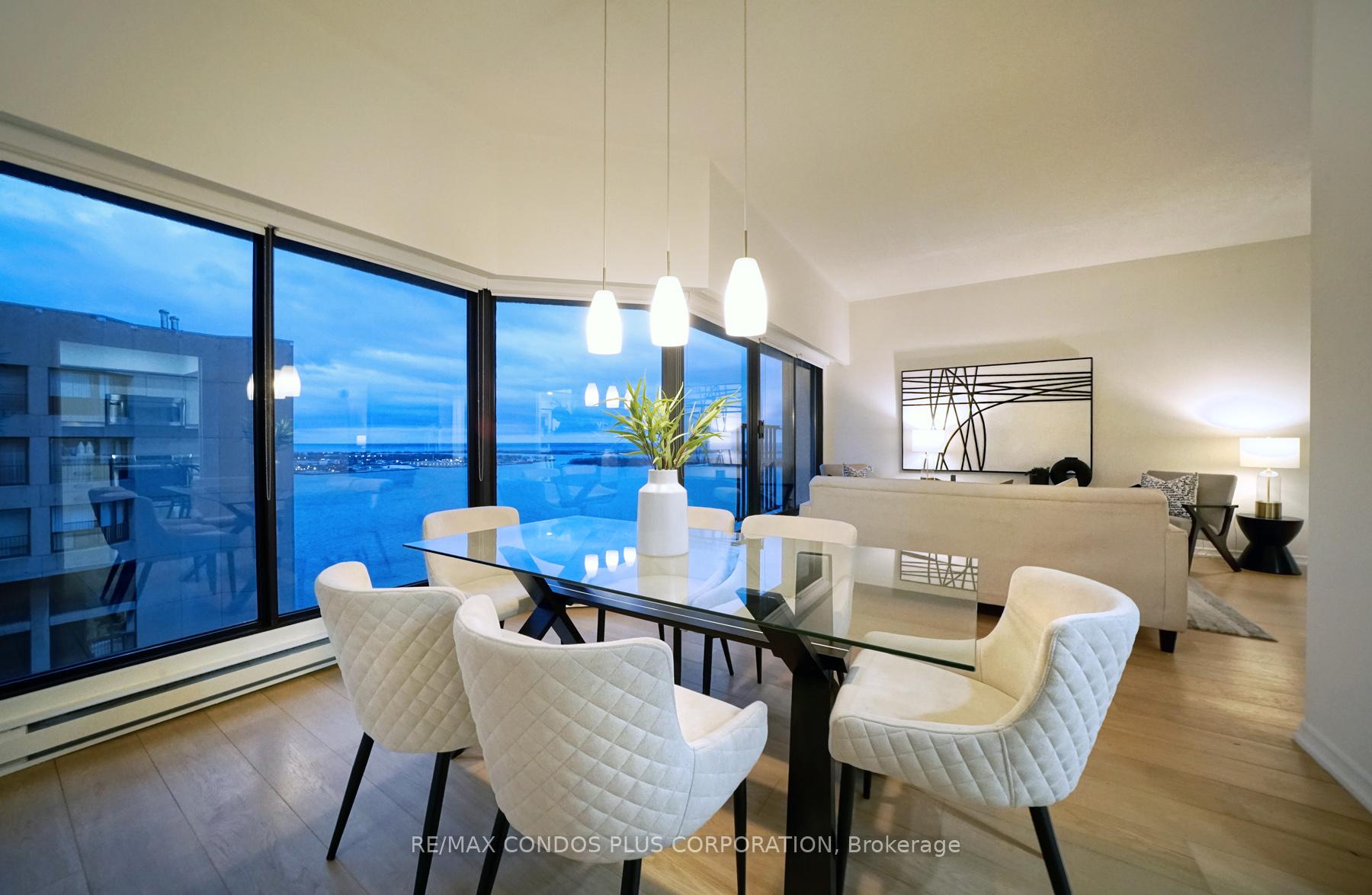 Photo 4 of Unit 3603, 65 Harbour Square, Toronto, Waterfront Communities — HOMEH
